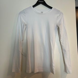 Gap Crewneck Long Sleeve T-Shirt